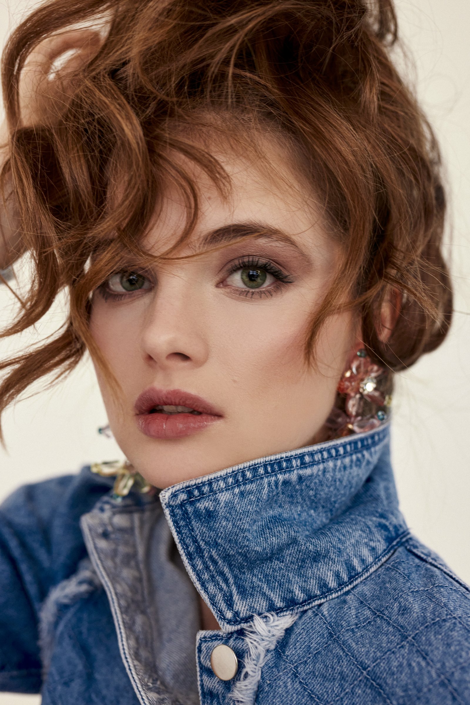 Model feed image