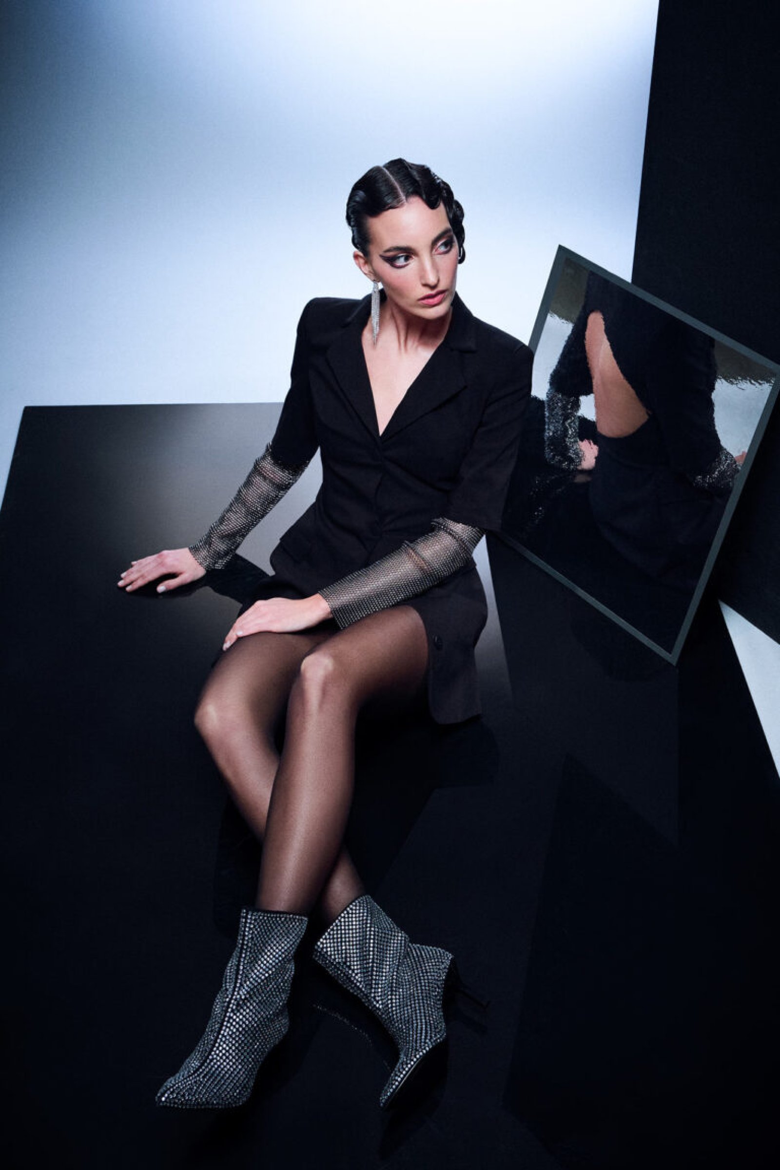 Model feed image