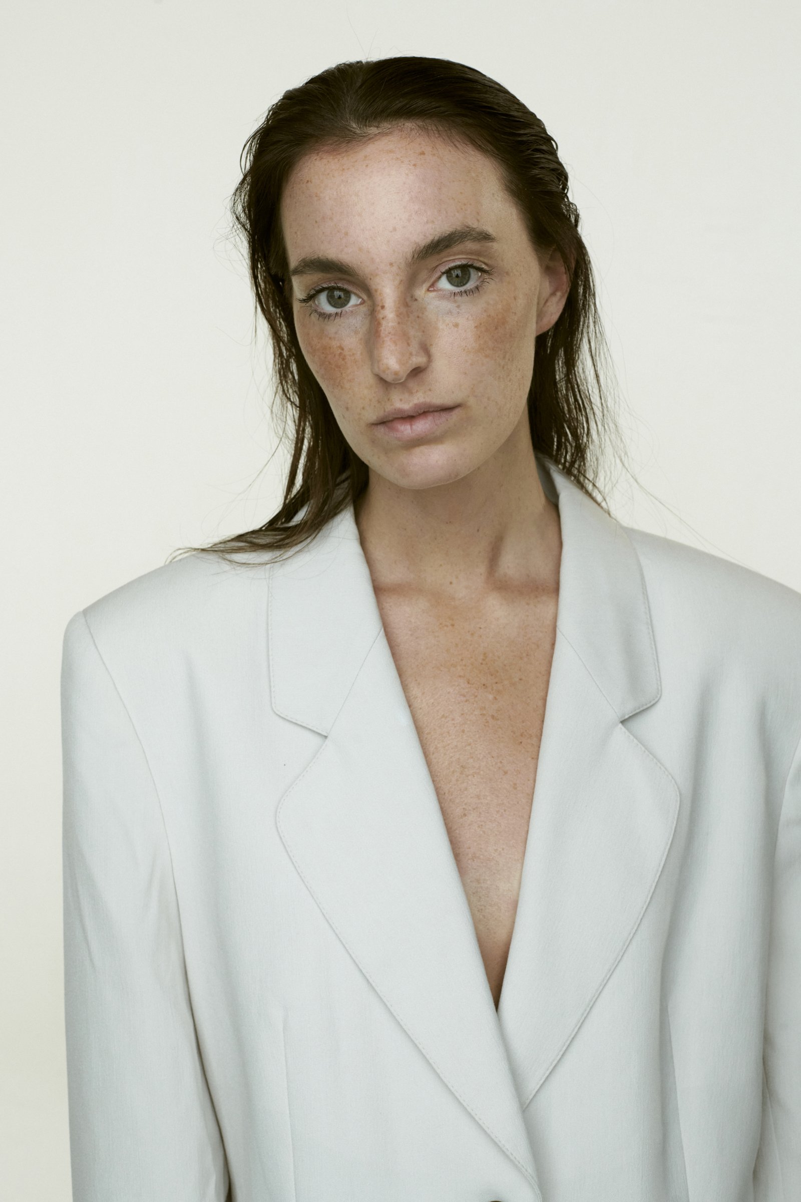 Model feed image