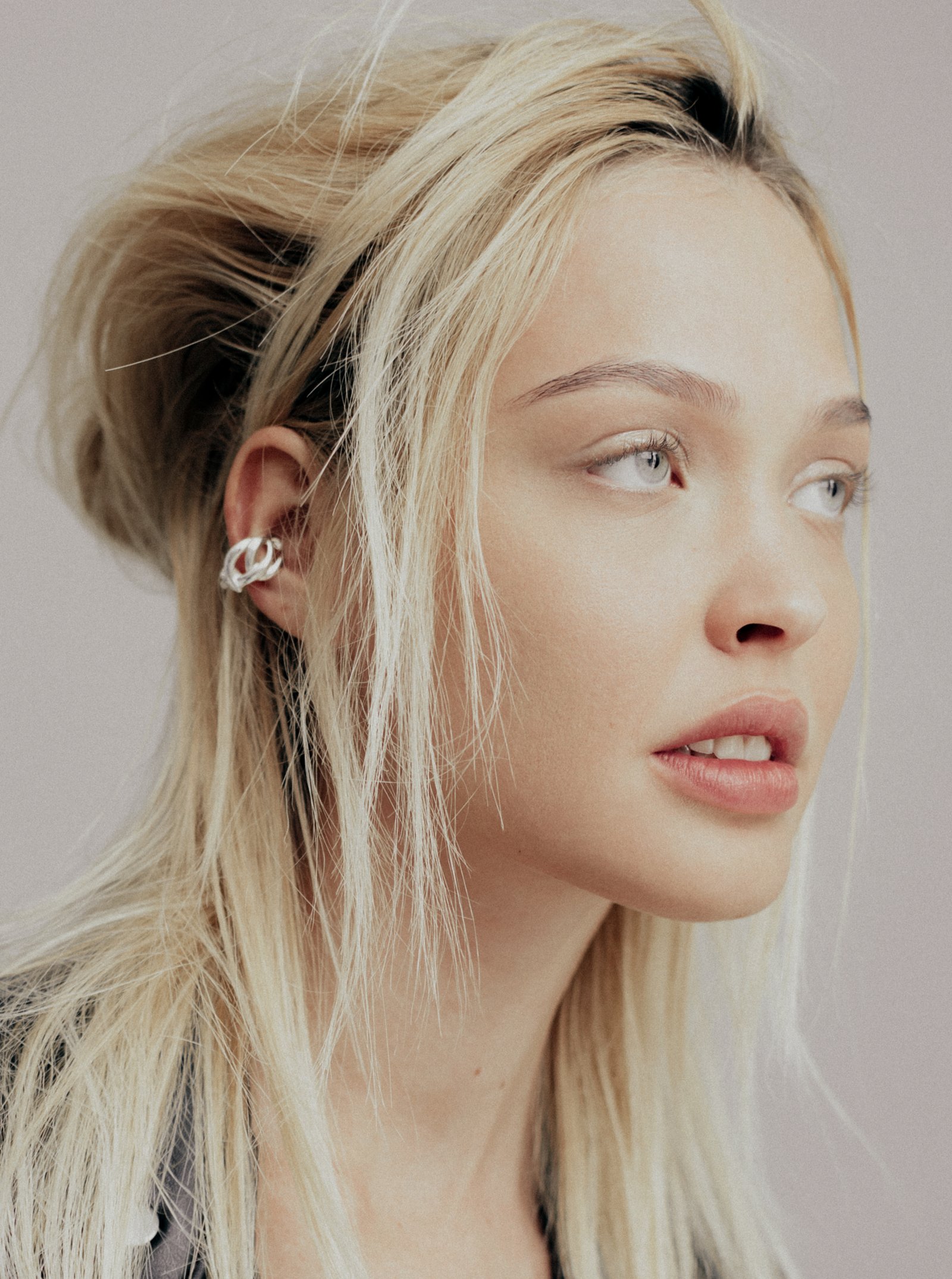 Model feed image