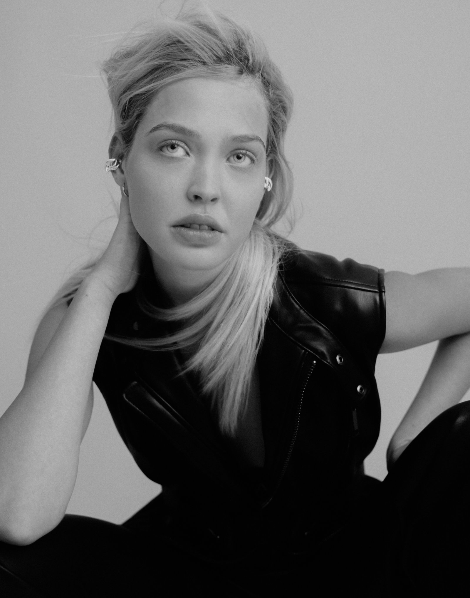 Model feed image