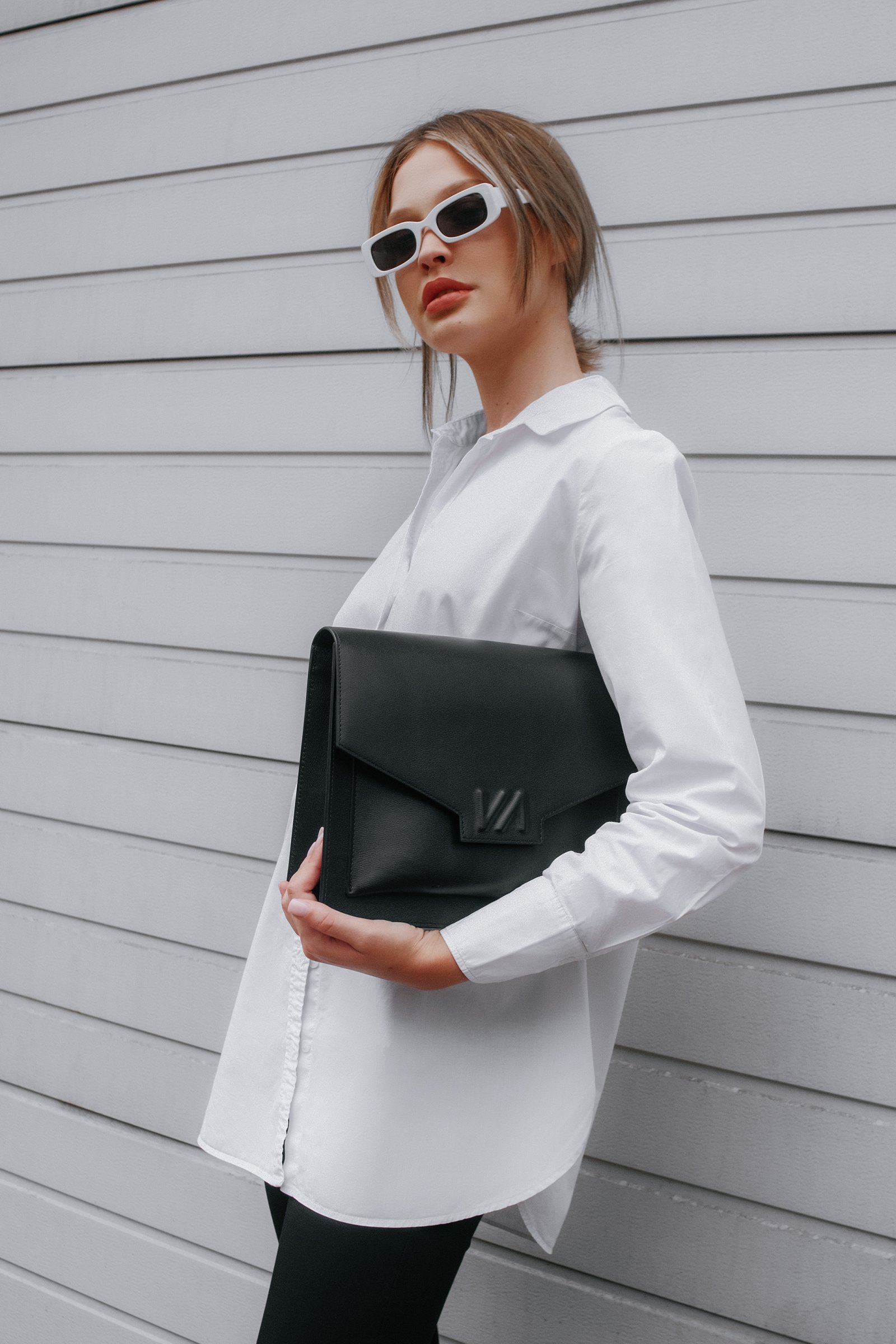 Model feed image