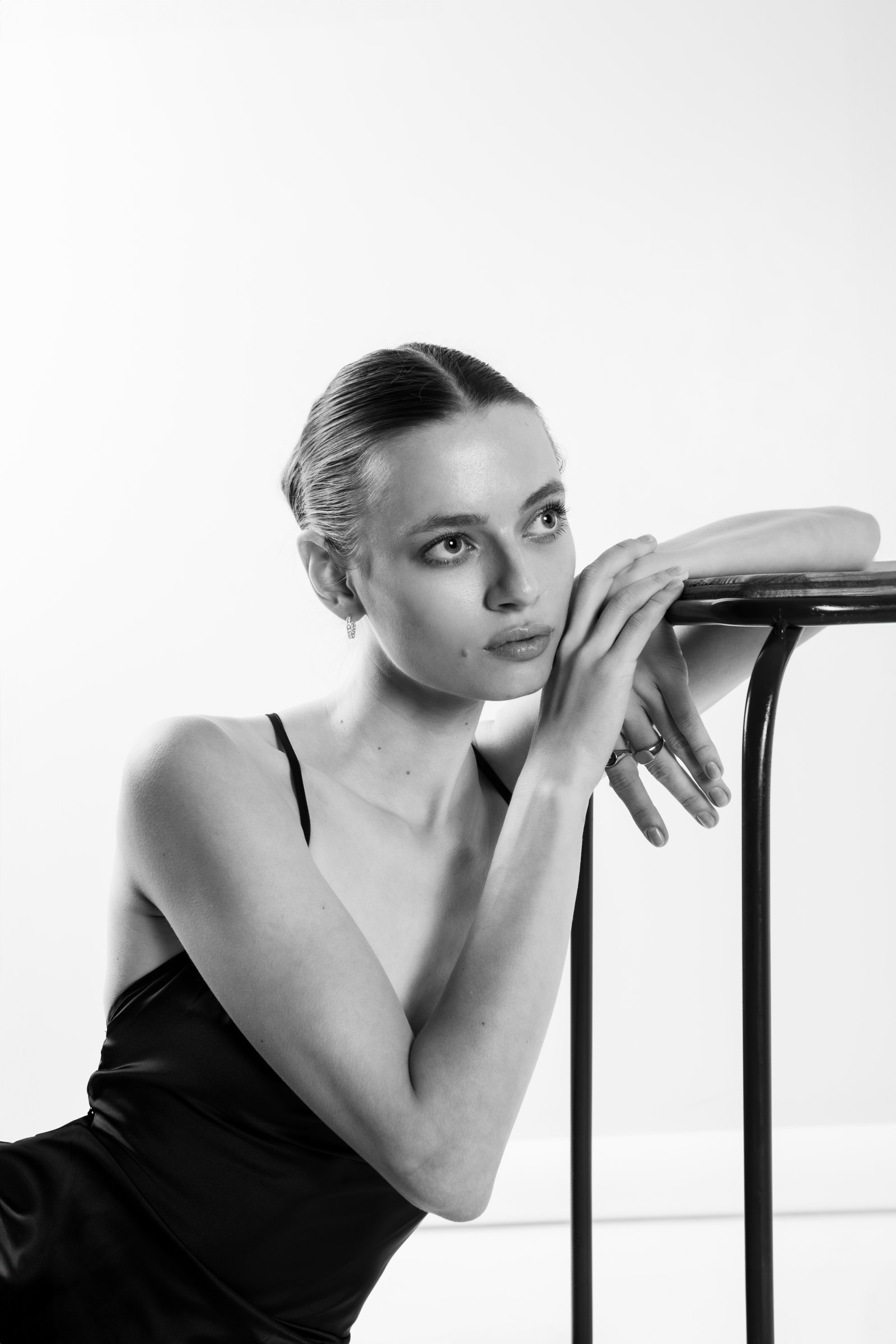 Model feed image