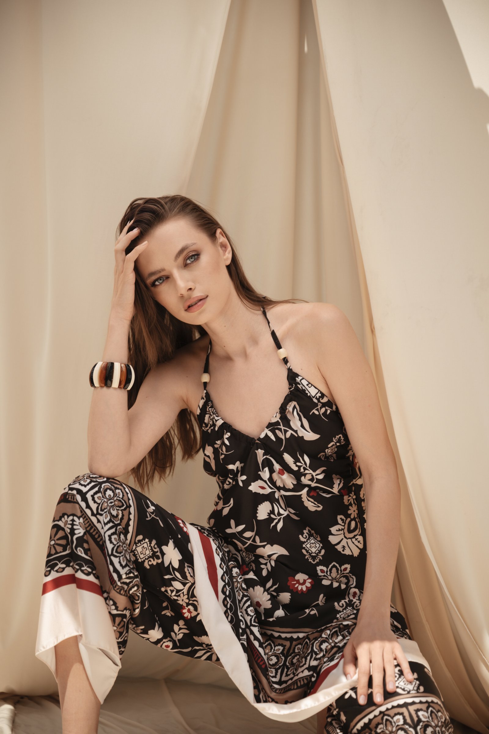 Model feed image