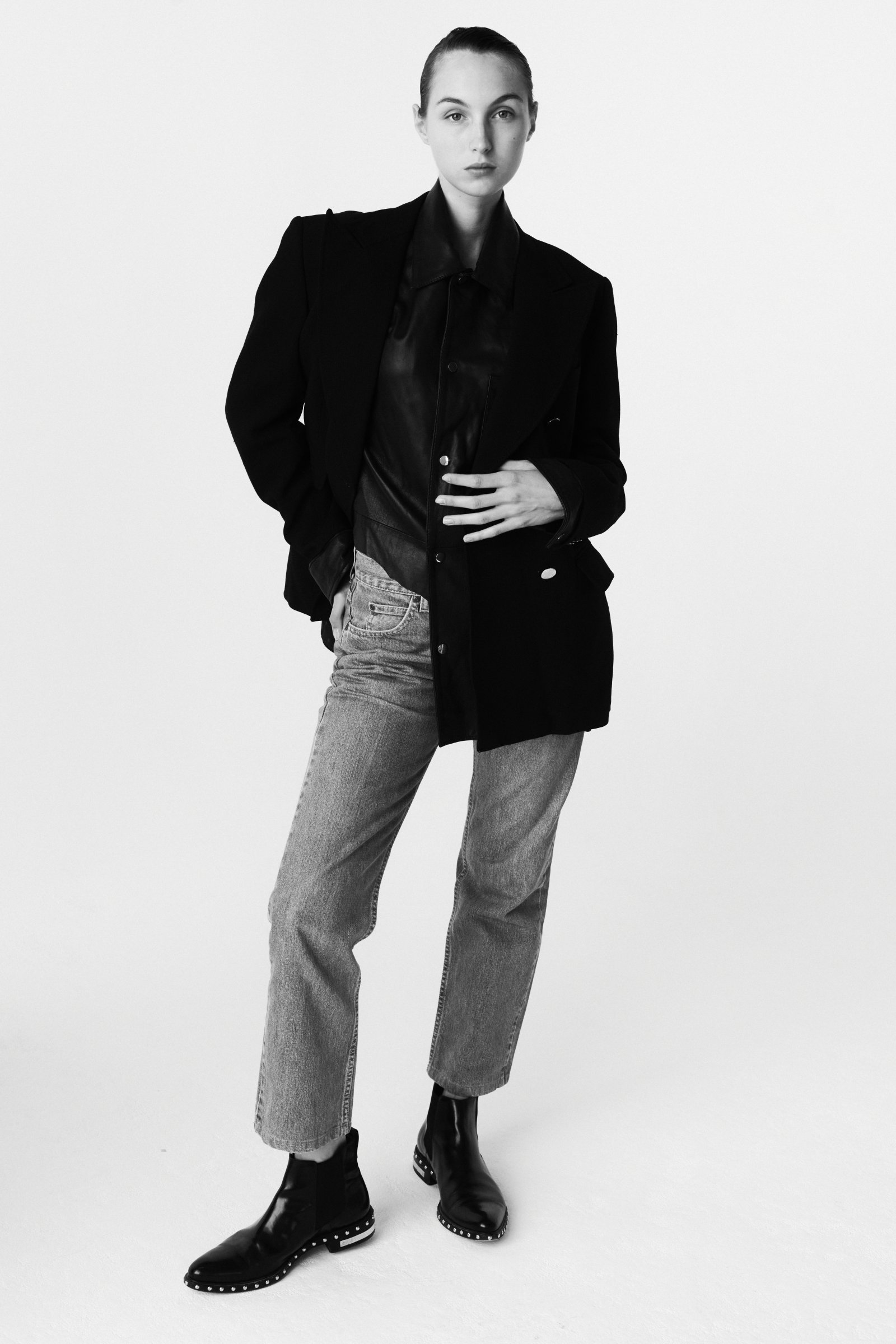 Model feed image