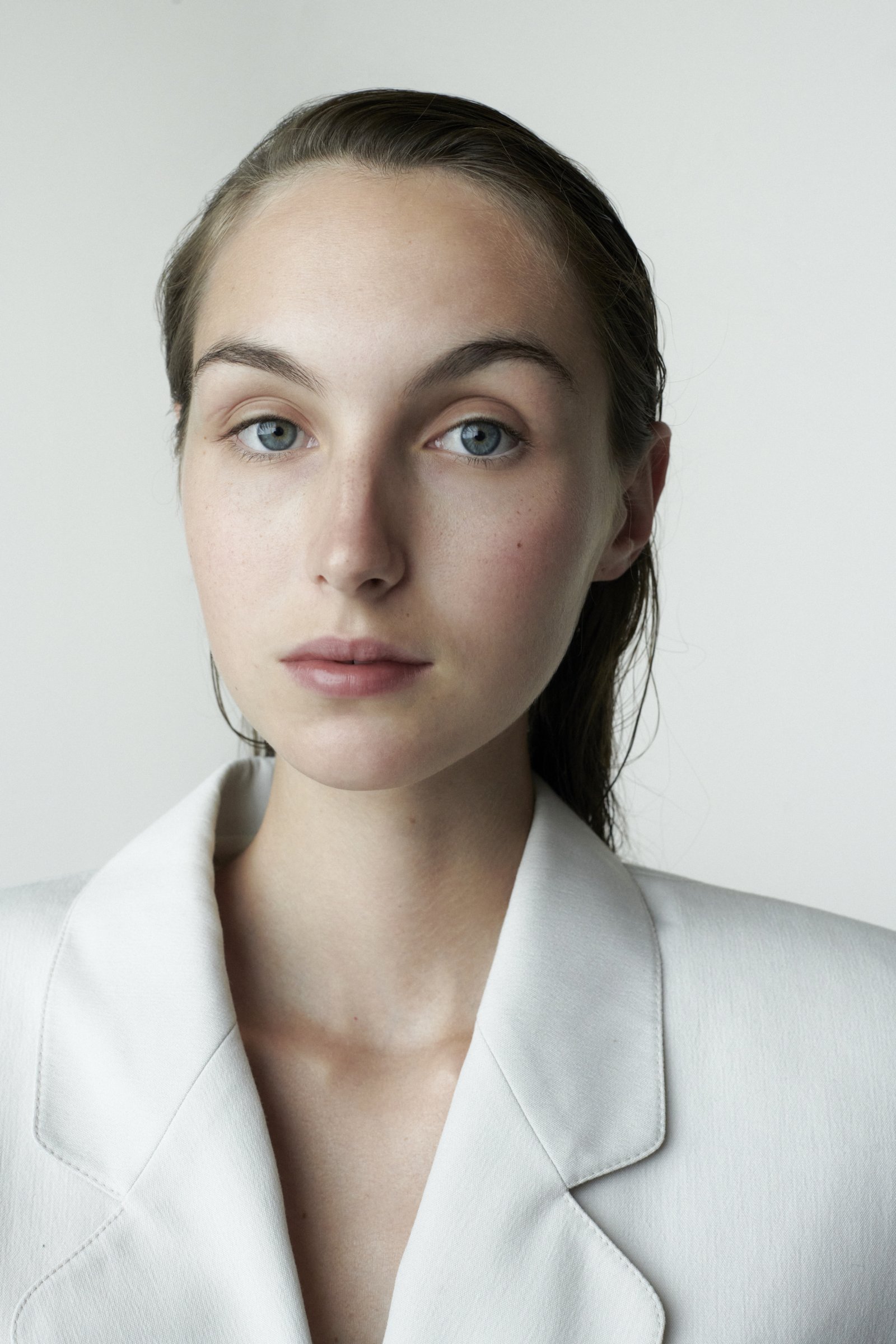 Model feed image