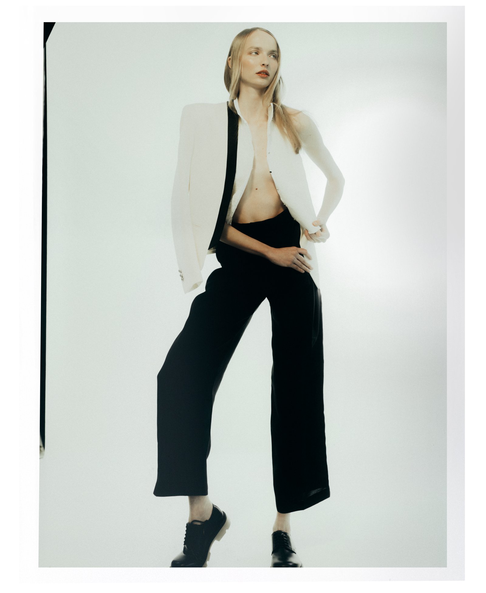 Model feed image