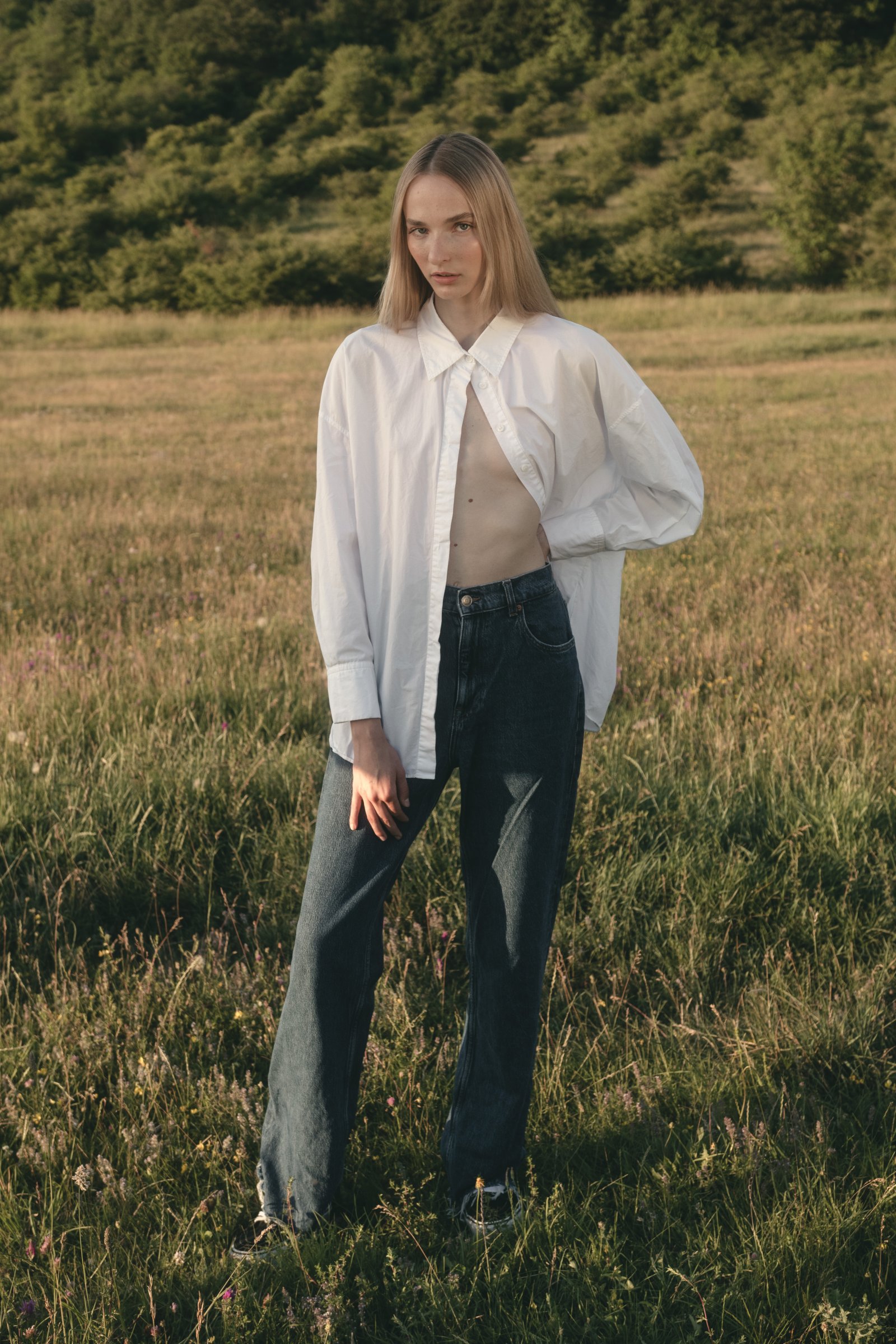 Model feed image